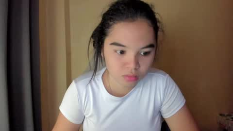 0wwlo0k online show from May 27, 6:32 am