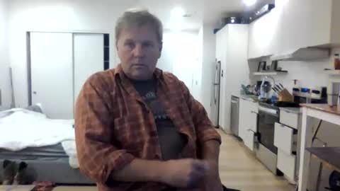 Snapshot of 1029mn chatting on October 28, 4:35 am Takin Profits online show from October 28, 4:35 am