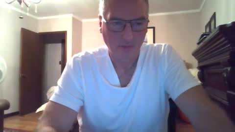 Snapshot of 123456ant chatting on February 8, 12:06 am 123456ant online show from February 8, 12:06 am