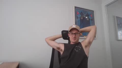 Justin186 online show from March 2, 6:05 am