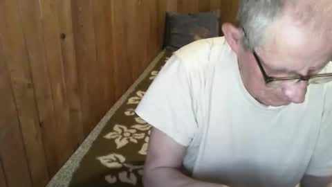 19georg54 online show from April 1, 7:00 pm