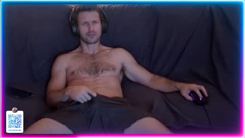 Snapshot of 19reddragon86 chatting on October 22, 12:29 pm 19reddragon86 online show from October 22, 12:29 pm