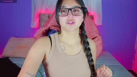 1_scarllet_ online show from March 21, 2:22 pm