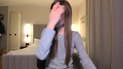 Lily 3 online show from December 2, 6:49 pm