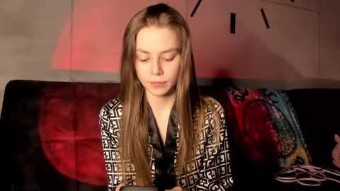 Lily 3 online show from February 18, 11:52 pm