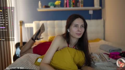 Marie online show from March 12, 7:25 pm