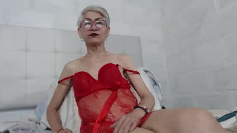 Miss Monserrate online show from January 25, 2:47 pm