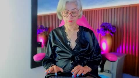 Miss Monserrate online show from April 13, 1:59 pm