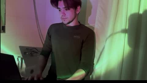 1roberttt online show from October 14, 12:24 am