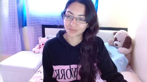 paola online show from December 24, 6:17 pm