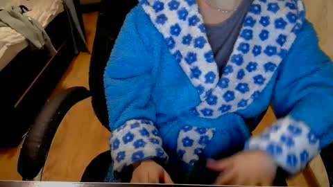 1your_hot_girls online show from February 15, 6:44 pm