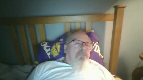 Snapshot of 2003dynawideglide chatting on October 19, 12:37 am 2003dynawideglide online show from October 19, 12:37 am