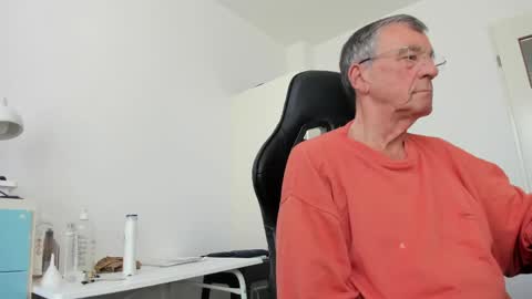 Henk online show from April 10, 11:59 am