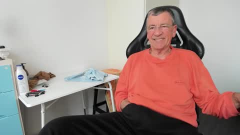 Henk online show from March 14, 3:49 pm