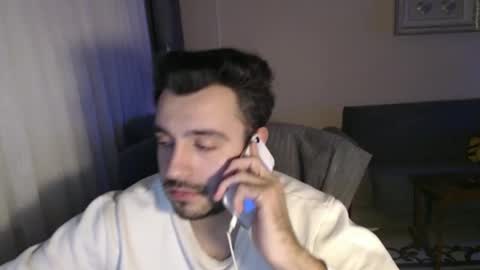 Snapshot of 2handsomeman chatting on October 21, 10:02 pm Berk online show from October 21, 10:02 pm