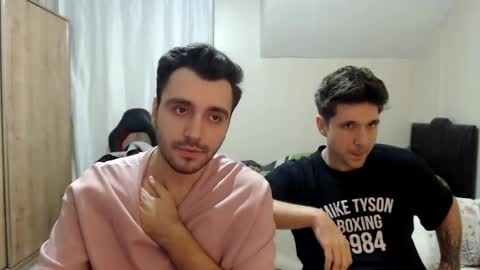 Snapshot of 2handsomeman chatting on October 7, 7:32 pm Berk online show from October 7, 7:32 pm