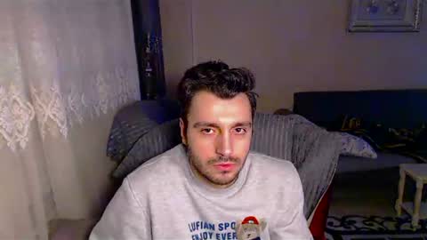 Snapshot of 2handsomeman chatting on February 19, 10:31 pm Berk online show from February 19, 10:31 pm