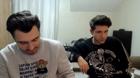 Snapshot of 2handsomeman chatting on October 14, 9:07 pm Berk online show from October 14, 9:07 pm