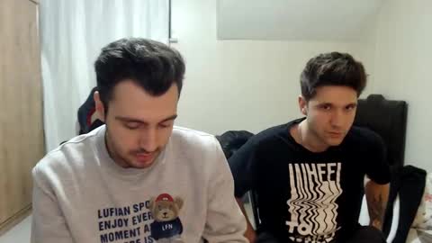 Snapshot of 2handsomeman chatting on October 6, 7:20 pm Berk online show from October 6, 7:20 pm