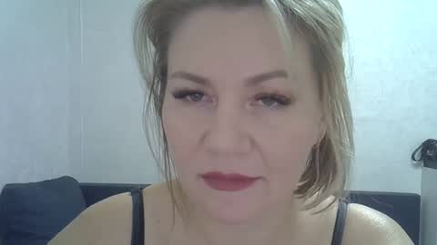Snapshot of 3susie chatting on October 22, 9:56 am 3susie online show from October 22, 9:56 am