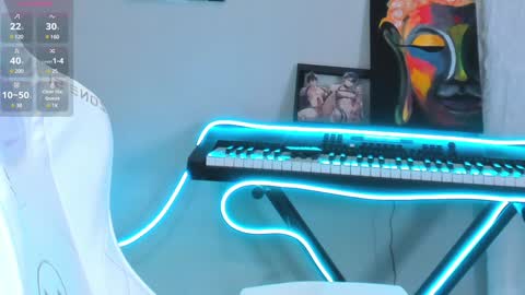 Snapshot of 4ever_dude chatting on February 8, 11:44 am Andrew online show from February 8, 11:44 am