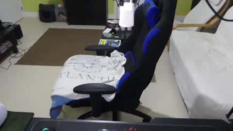 Snapshot of 55hotgboy chatting on October 19, 3:22 am Larese Carlo online show from October 19, 3:22 am