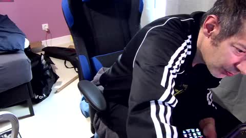 Snapshot of 55hotgboy chatting on February 8, 9:03 am Larese Carlo online show from February 8, 9:03 am