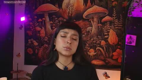 B R I E L A  online show from April 15, 5:44 am