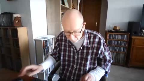  Papi  online show from January 15, 1:20 pm