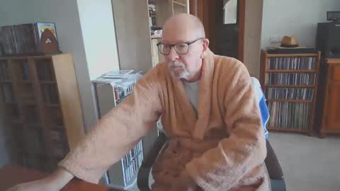  Papi  online show from November 8, 9:23 am