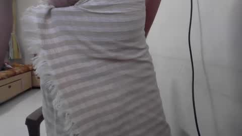 MROSE7080 online show from April 25, 7:11 pm