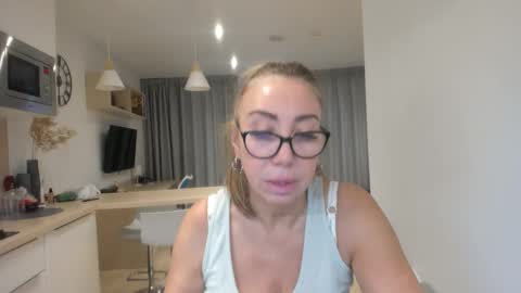 8ciara online show from November 21, 10:24 am