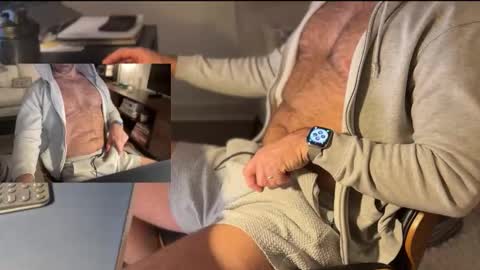 8incher NYC online show from November 29, 4:09 am