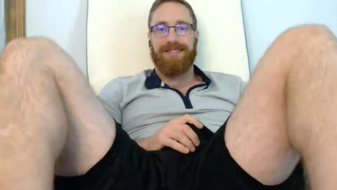 8InchesAndSomeHoles online show from July 14, 6:46 pm