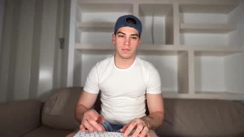 Snapshot of _aesthetic chatting on September 12, 2:52 pm _aesthetic online show from September 12, 2:52 pm