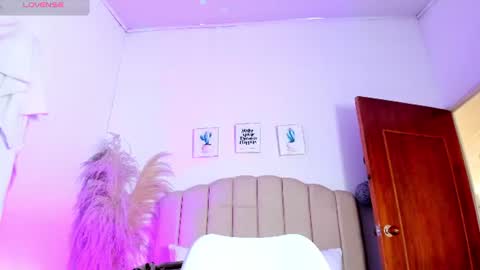 _aithanaa_ online show from June 13, 3:33 pm