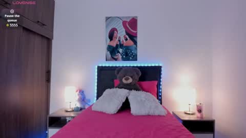 _alana_grey_ online show from June 24, 2:13 pm