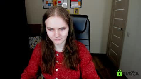 Alice online show from April 8, 3:26 pm