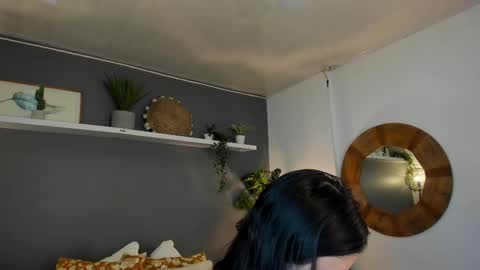  Alice  online show from February 21, 7:43 pm