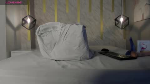 Andrew online show from December 12, 10:31 pm