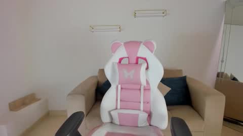    online show from September 15, 12:17 pm