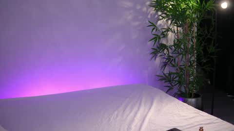 Arielle online show from March 31, 5:30 am