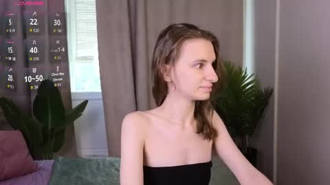 _ash_leyy_ online show from July 29, 1:38 am