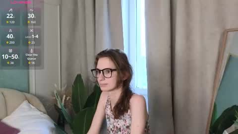 _ash_leyy_ online show from August 3, 1:29 am
