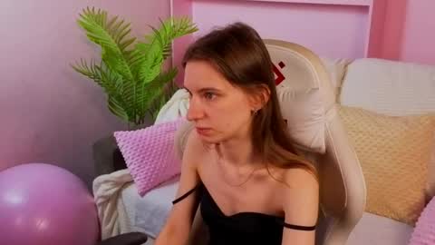 _ash_leyy_ online show from May 29, 1:36 am