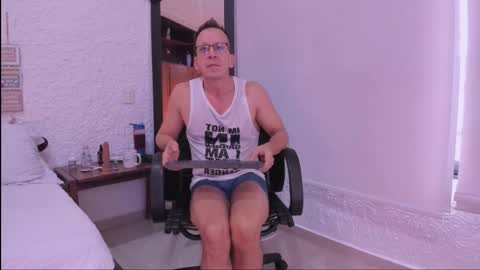 _axelking_ online show from December 19, 11:49 am