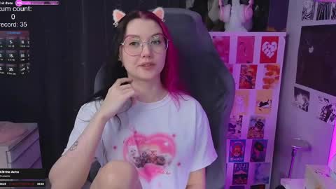 Alice .. online show from April 22, 9:00 pm