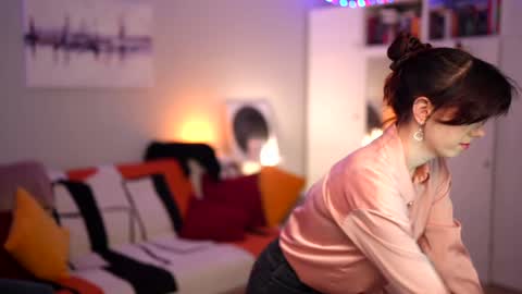 Lili online show from December 2, 11:41 am