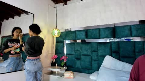 _bonnyandclyde online show from March 6, 12:15 pm