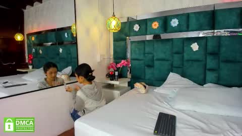 _bonnyandclyde online show from January 12, 12:34 pm